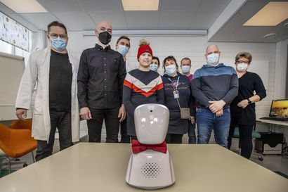 Ysiluokkalainen haapavetinen Aino Jylänki käy pian koulua robotin avulla – etäläsnäoloon suunniteltu laite tuo helpotusta pitkäaikaissairaiden lasten ja nuorten koulunkäyntiin