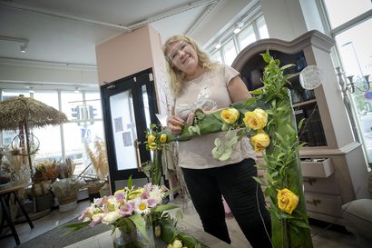 Kukkakauppa Kanerva on palvellut asiakkaita monessa sukupolvessa – liikkeessä vaalitaan perinteitä, mutta halutaan myös pysyä ajan hermolla