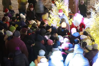 Joulunavaus täytti torin Pudasjärvellä – katso kuvagalleria iloisesta tapahtumasta