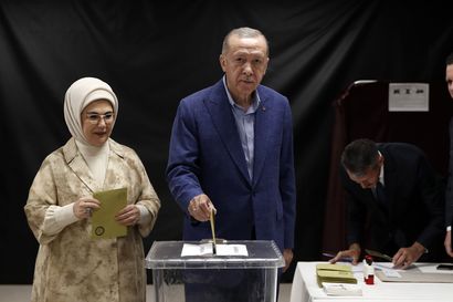 Erdogan lähestyy voittoa Turkin presidentinvaaleissa, kun äänistä lähes kaikki on laskettu, kertoo valtiollinen media