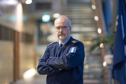 Kimmo Himberg koulutti kaikkia uusia poliiseja yli vuosikymmenen rehtorikaudellaan – viimeisenä työpäivänä hän haluaa kertoa uransa epäonnistumisista