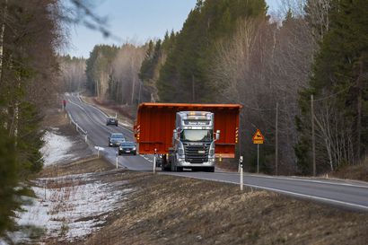 Erikoiskuljetus haittaa liikennettä Raahessa ja Limingassa keskiviikkoiltana