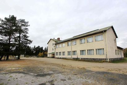 Kunnanhallitus myi tontin Inarin vanhan koulun alta ja koulu meni kaupan päälle