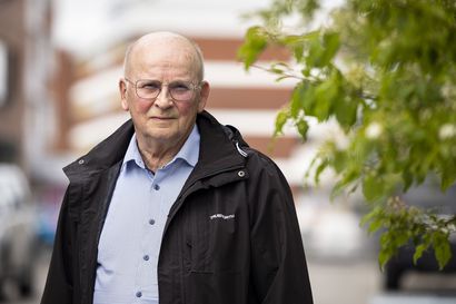 Kittilän kaivoksen ensimmäinen johtaja Heino Alaniska pohjusti kaivoksen tuloa matkailukuntaan puhumalla: "Ei saanut päästä syntymään pelkoa, että jymäytetään"