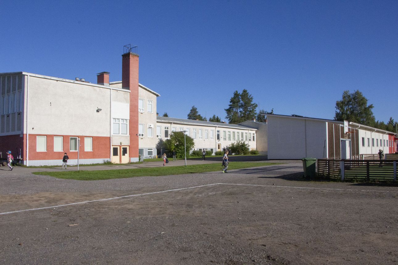 Vierailu Piippolan moduulikoululla - Pentti Haanpään koulu jäämässä tyhjilleen