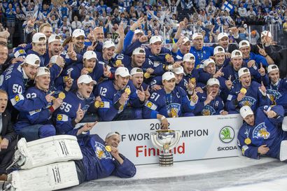 Kuusamolainen Topi Kemppainen kuvaa MM-kultaottelua tunteiden vuoristoradaksi: "Kyllä se paikan päällä koettuna oli hieno hetki"