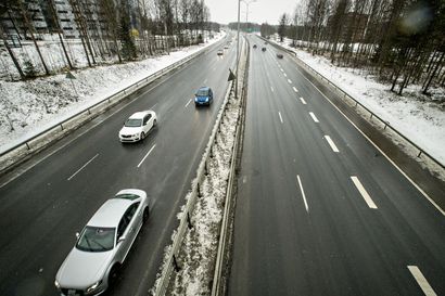 Osaavatko suomalaiset noudattaa uutta tieliikennelakia? Poliisitarkastajan mukaan pysäköinnissä toistetaan tiettyä virhettä