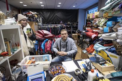 Kempeleläinen Taija Ruuskanen auttaa ukrainalaisia omalla ajallaan ja vailla korvausta – Oulun kaupungin mukaan vapaaehtoiset kantavat nyt liian isoa vastuuta