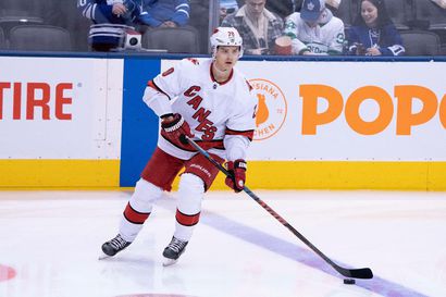 Sebastian Aho iski kaksi alivoimamaalia yön NHL-kierroksella – Arttu Ruotsalainen jatkoi vahvaa rynnistystään taalajäille