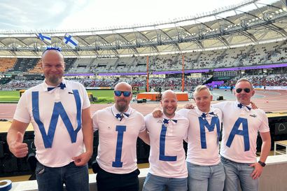 Oululainen miesporukka herättää MM-stadionilla huomiota ilmastointiteipillä räätälöidyillä Wilma-paidoillaan – "Siihen asti meni hyvin, kunnes alkoi tulla hiki"