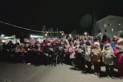 Limingassa jouluaika avattiin lasten kuorolaululla – tori täyttyi kuntalaisista