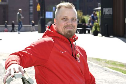 Jukka Kontsas luo tarinaansa vieraammilla mailla – MM-kisoissa hän on Unkarin maalivahtivalmentajana