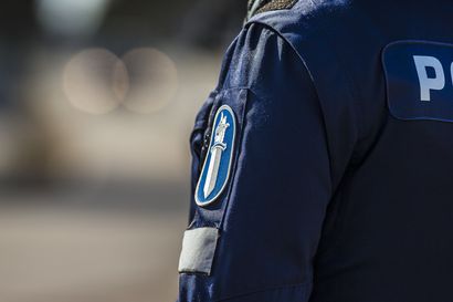 Helsingin poliisilaitos irtisanoi poliisin, joka oli suhteessa seksuaalirikoksen uhrin kanssa