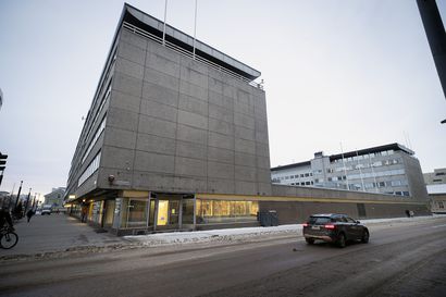 Ankea betonitönö Oulun ydinkeskustassa saa kunnolla korkeutta – Koko Ravander-kortteli Rotuaarin varressa uusiutuu lähivuosien aikana