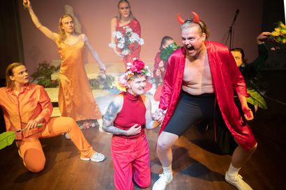 Teatteriarvio: Ylioppilasteattereiden odotus palkittiin — festivaali tarjosi Rovaniemelle valikoiman uutta, tasokasta harrastajateatteria