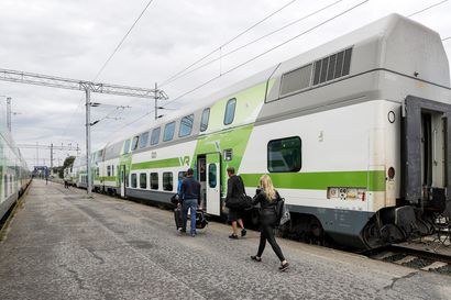 Sähköratavauriolla laajoja vaikutuksia myös pohjoisen junaliikenteeseen aamulla – Kemijärvelle matkalla oleva juna on myöhässä kahdeksan tuntia, Rovaniemelle tuleva viisi