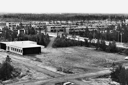 Vanhat kuvat: Oulun Rajakylässä näytti tältä 70-luvulla – katso, millaista oli nuorten elämä Pateniemessä