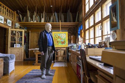 Sinetän silmän veistänyt Eero Kumpula, 90, on ikuistanut lappilaisia kylämaisemia ja kohauttanut teoksellaan valtakunnallisesti: "Sain sakot taiteen tekemisestä"