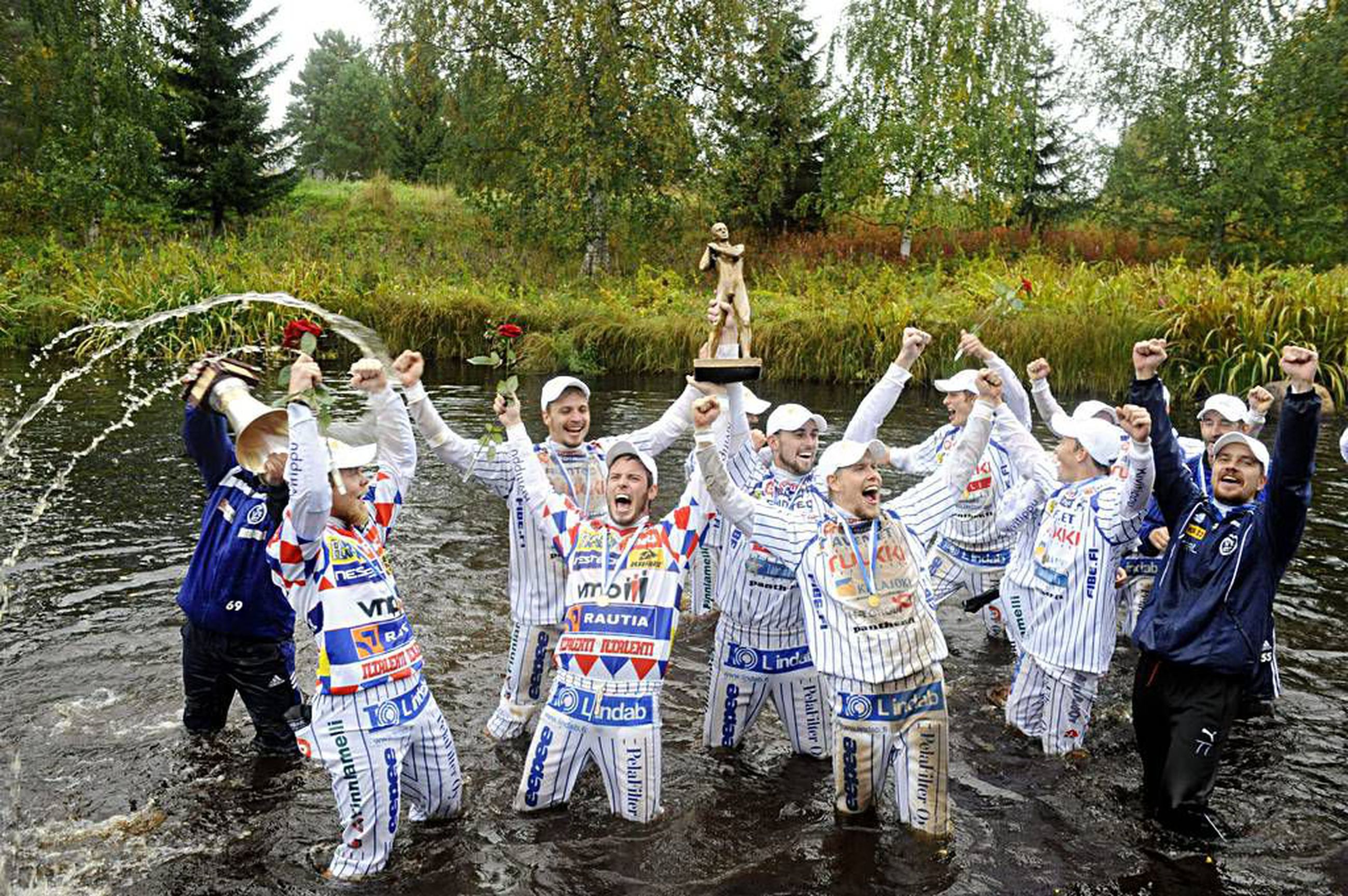 Vimpeli mestariksi 45 vuoden tauon jälkeen | Kaleva