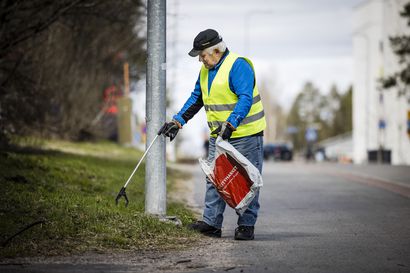 Hyötyliikuntaa roska kerrallaan – rovaniemeläinen Janne Posio on poiminut satoja maskeja tien varresta