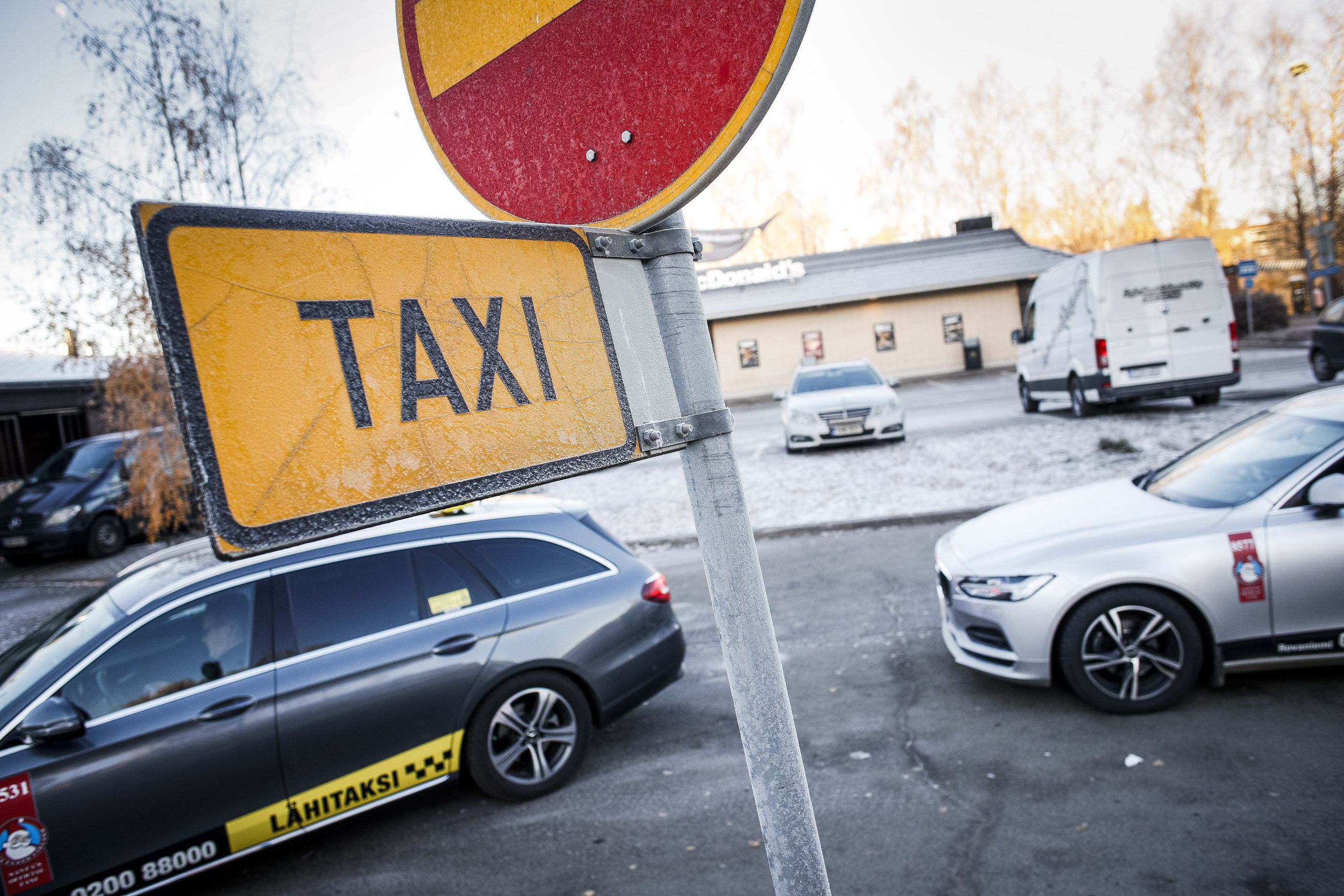 Sivusto: Rovaniemellä taksista joutuu pulittamaan reilusti enemmän kuin  muissa isoissa kaupungeissa – syynä halpataksien puute ja matkailu | Lapin  Kansa