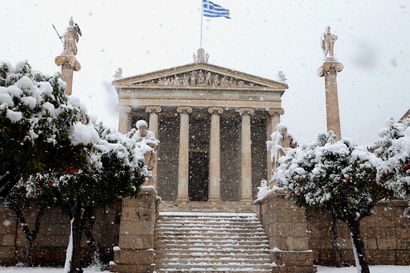 Kreikassa lumimyrsky katkoi puita ja sähköjä, pakkasta enimmillään liki 25 astetta