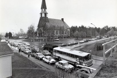Rovaniemen ensimmäisistä liikennevaloista syntyi ennätysruuhka 40 vuotta sitten – "Tuskaisia ilmeitä, silmienpyöritystä, kirouksia, naureskelua"