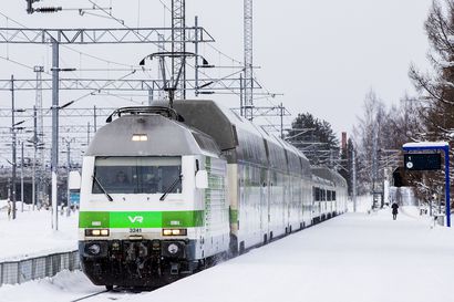 Rovaniemellä junan kyydistä pudonneen naisen tapauksesta lisätietoa – matkustaja oli yrittänyt päästä liikkuvaan junaan