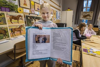 Oulun Pikkaralassa pidätetään henkeä ja odotetaan päätöstä kyläkoulun kohtalosta 130-vuotisjuhlien alla – "Toivon, että meidän koulu jatkuu myös ensi syksynä"