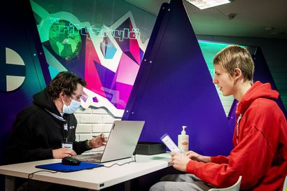 Yrityselämää yhdeksäsluokkalaisten johtamana – Yrityskylä Lappi kehittää nuorten talousosaamista digitaalisen pelin avulla