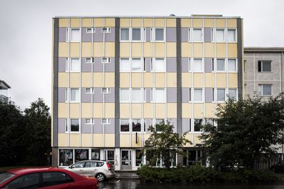 Hotellikäyttöön muutettu asuinkerrostalo sai Rovaniemellä siunauksen – Salahotelliksikin kutsuttu Airbnb-talo saa nyt virallisesti olla liike- ja majoitustilarakennus