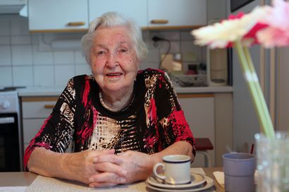 100-vuotias Elsa Kapraali on säilyttänyt valoisan mielensä – sotavuodet eivät unohdu, vaikka rauhan aikaa on onneksi eletty jo pitkään