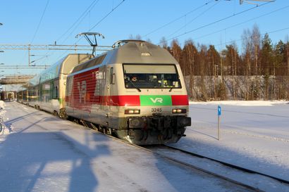 Toiveissa lisää bussiyhteyksiä Ruukissa pysähtyville junille – kyselyyn vastanneet matkustelivat lähinnä Raahen ja Oulun suuntaan