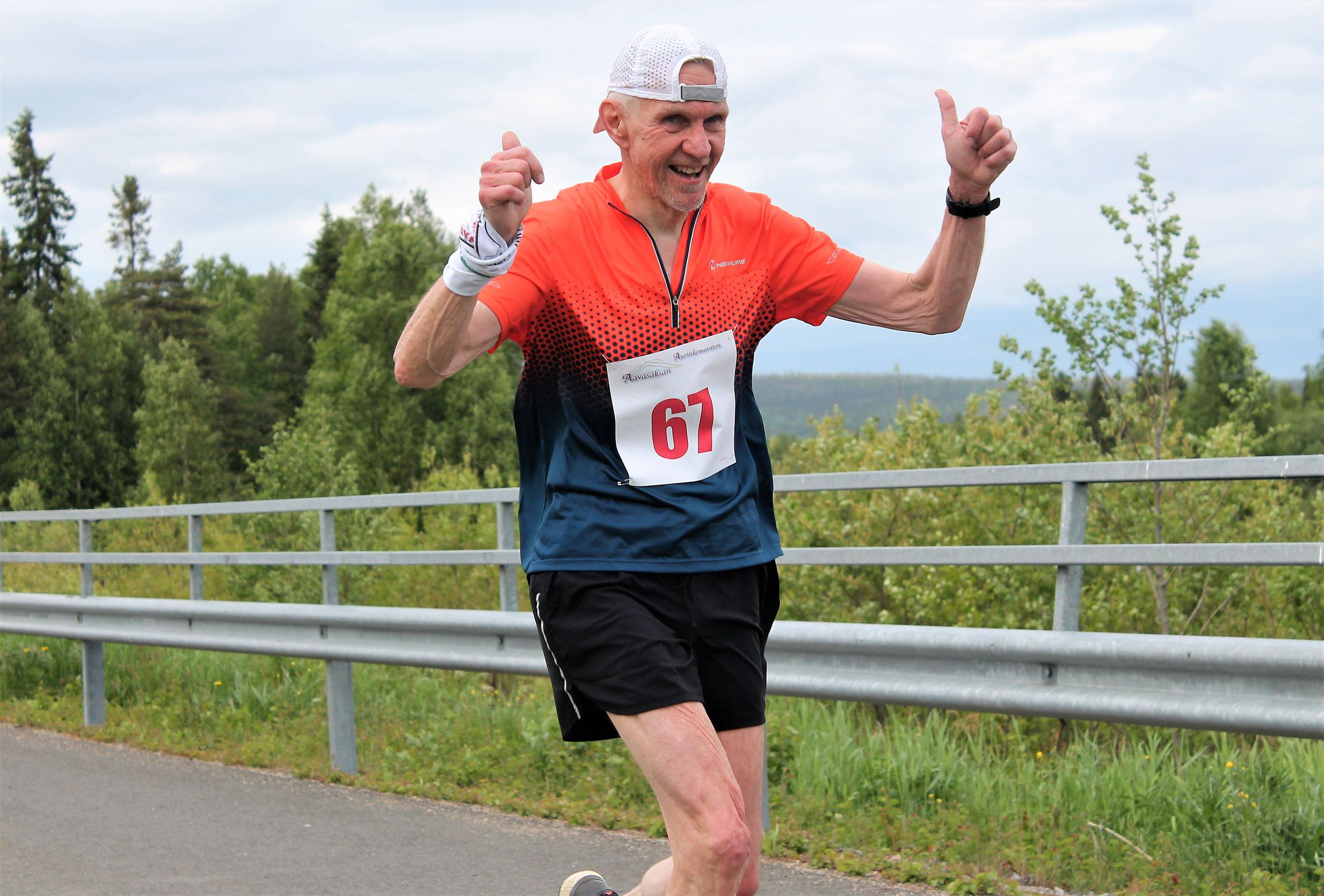 Pekka Kouri juoksi nopeimman ajan täydellä maratonmatkalla.