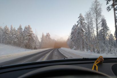 Mikä pilvi tiellä? Lukija ikuisti näkymän Rovaniemen ja Kemijärven välillä