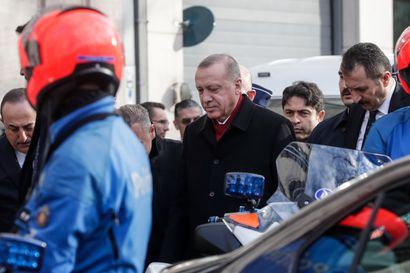 Turkki kertoo hakevansa 33 epäillyn terroristin luovutusta Suomesta ja Ruotsista