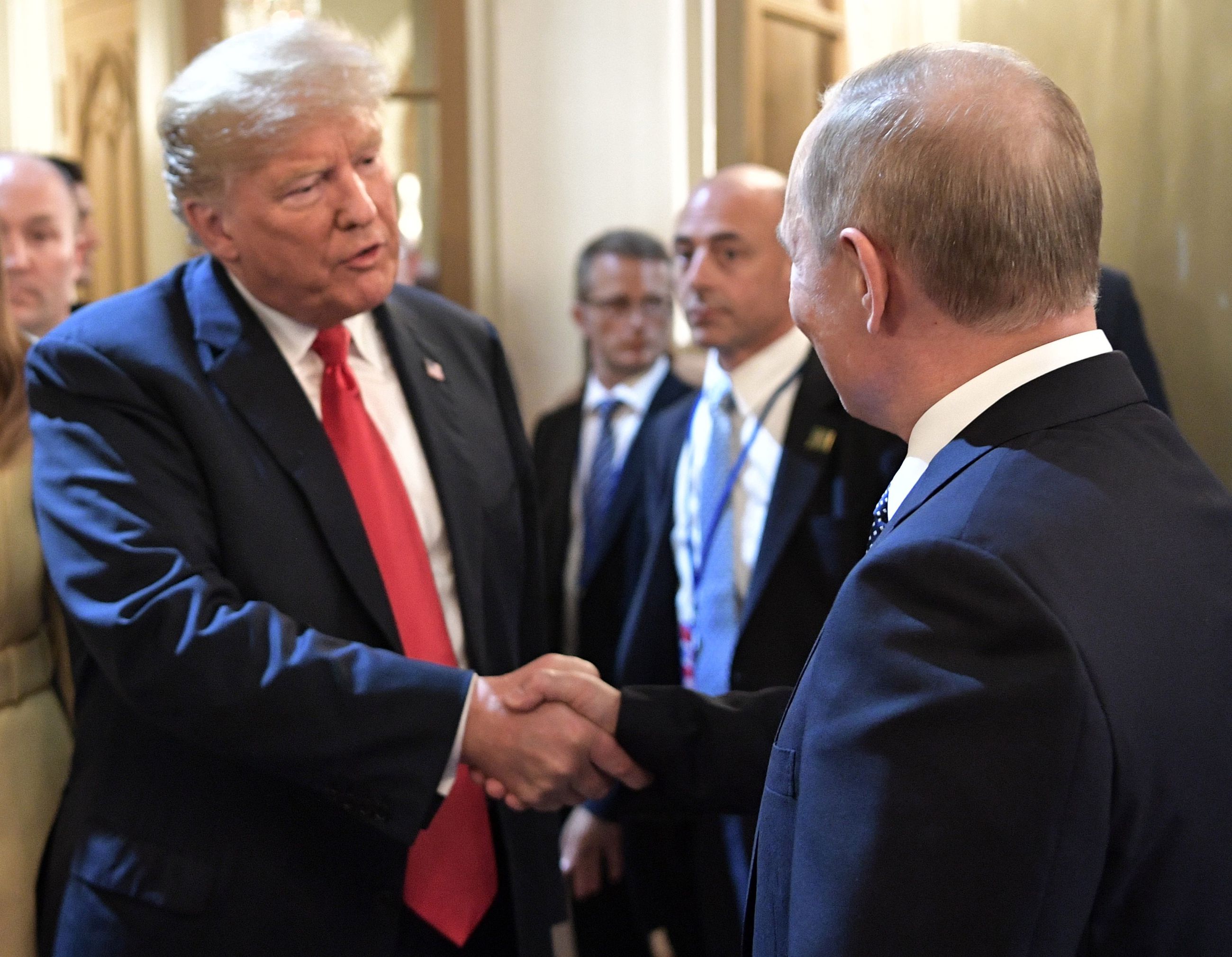 Трамп переговоры. Встреча Путина и Трампа. Трамп на встрече.