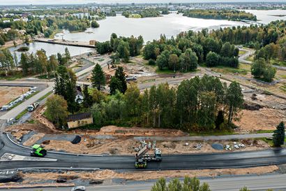 Rakennusalan ahdinko ei toistaiseksi ole näkynyt Oulun asuntomessujen suunnittelussa – yksi tontti on uudelleen haettavissa ja yhden varaus on rauennut