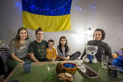 Turvapaikka löytyi joulupukin kaupungista: Tapasimme uudelleen kolme ukrainalaisnaista, jotka pakenivat Venäjän hyökkäystä Lappiin ensimmäisten joukossa